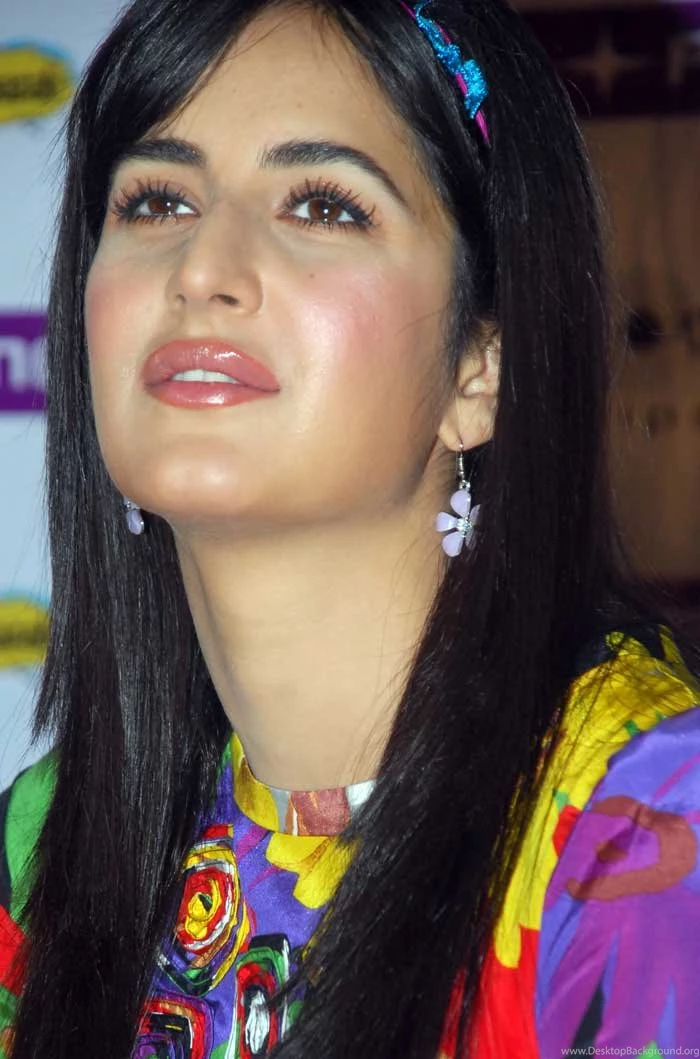 Katrina Kaif Cute Wallpapers ~ Katrina Kaif Latest News, Katrina ...