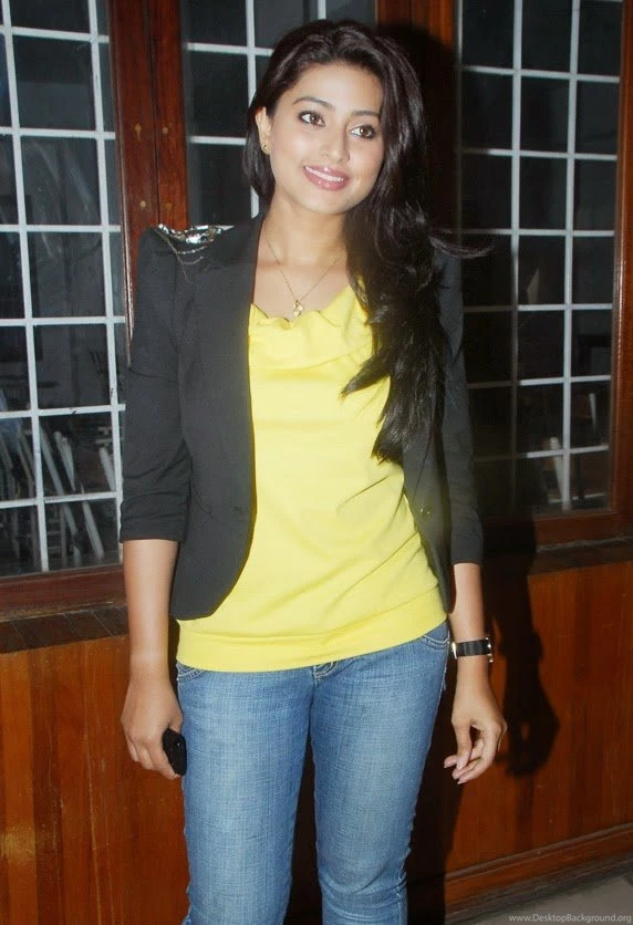 Actress Sneha's 99 Beautiful HD Hot Images