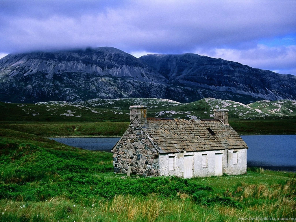 Beautiful Mountain Scene Scotland – BUZZERG
