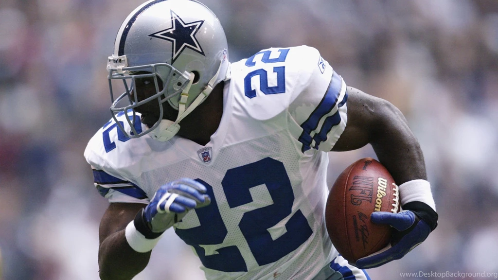 Donald Trump Has Emmitt Smith Running Away From Miss USA