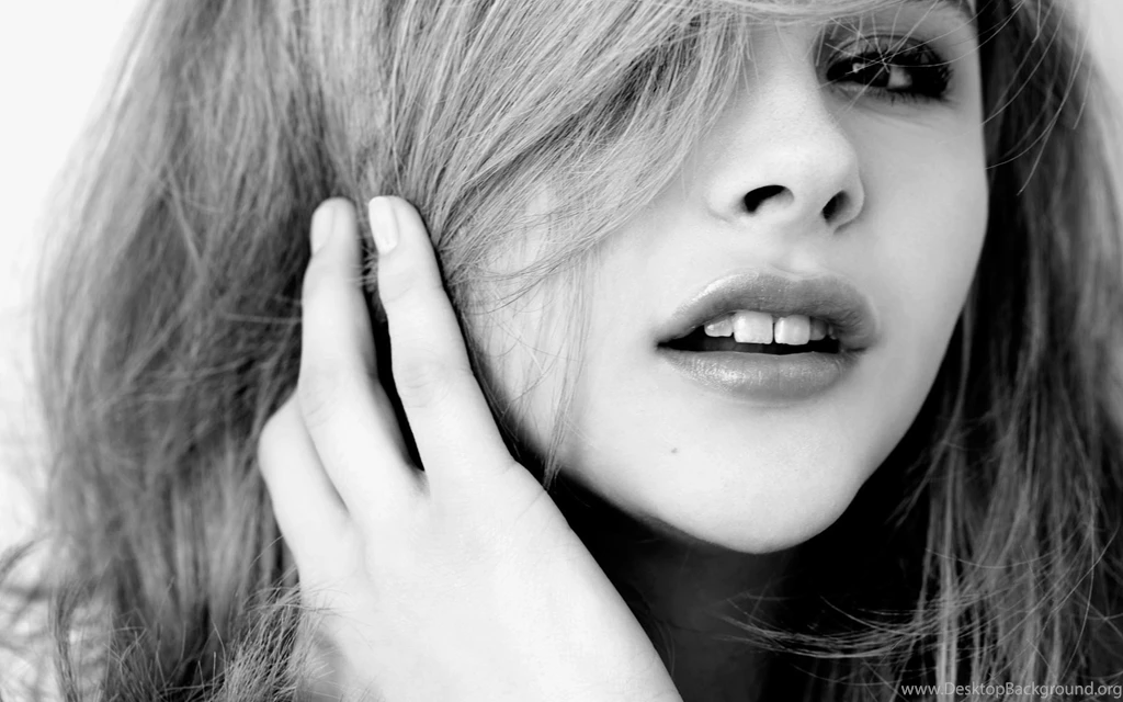 Chloe Grace Moretz Movies Wallpaper.