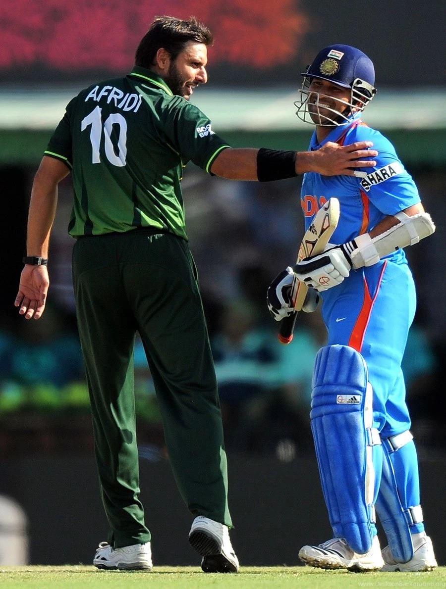 Full View And Download Sachin Tendulkar And Afridi Wallpapers