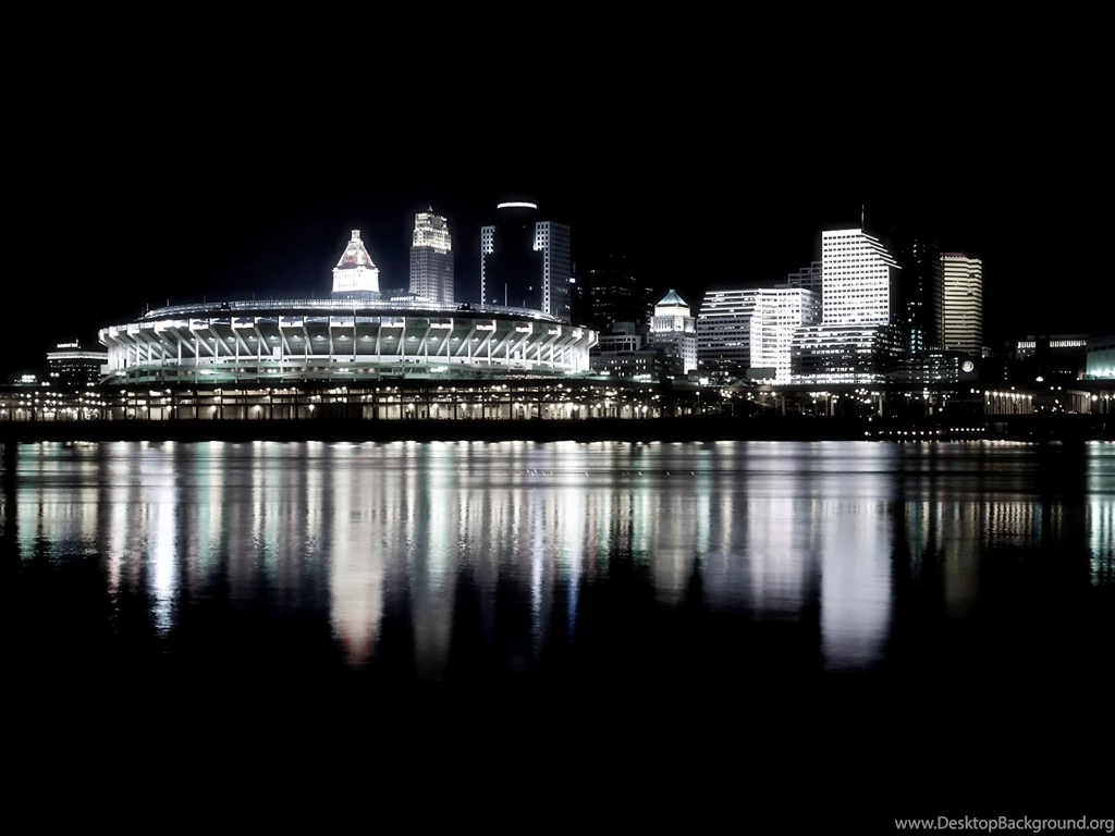 Black And White Glowing Lians Wallpapers