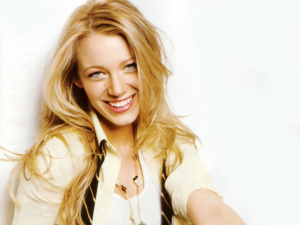 Cute Blake Lively Wallpapers