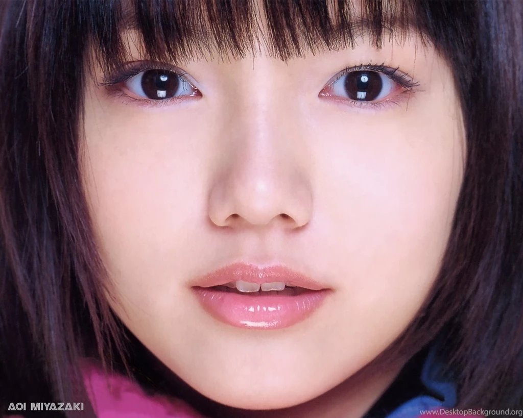 Download Women Close Up Wallpapers 1280x1024