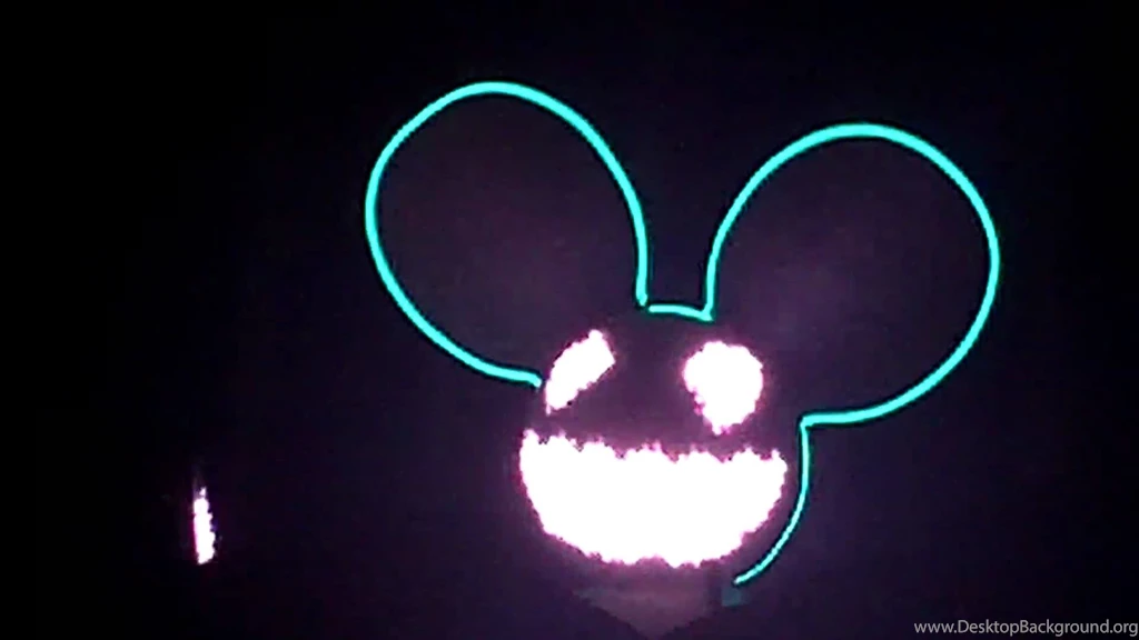 Deadmau5 Head LED Wallpaper.
