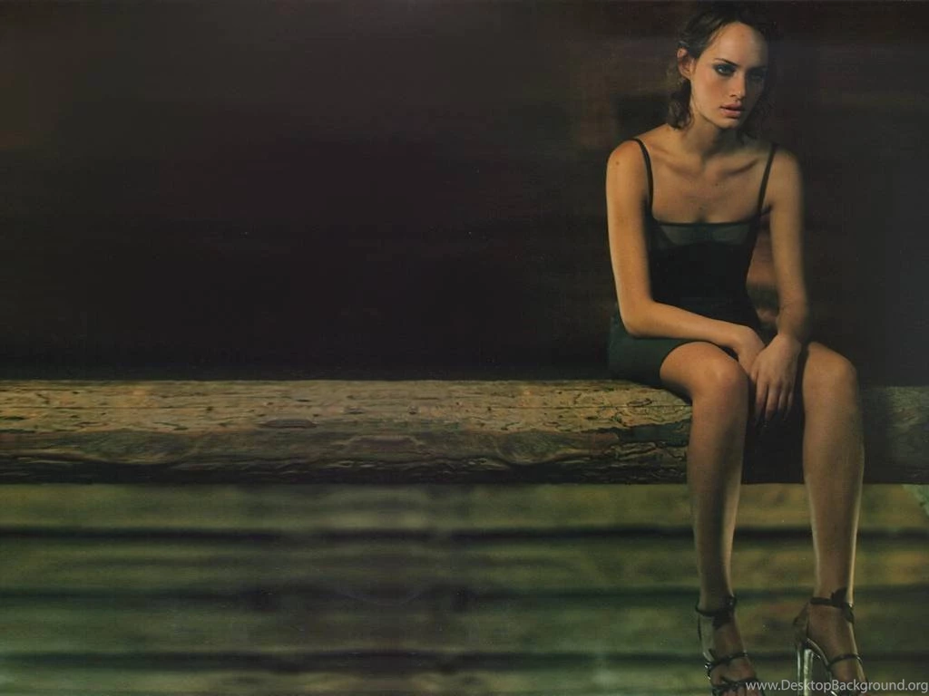 Amber Valletta 006 :: Amber Valletta Wallpapers :: ShareWallpapers