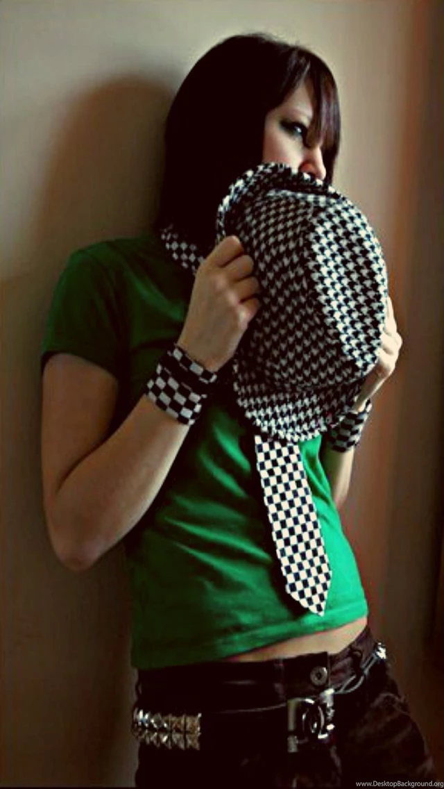 Emo iPhone 5 Wallpapers