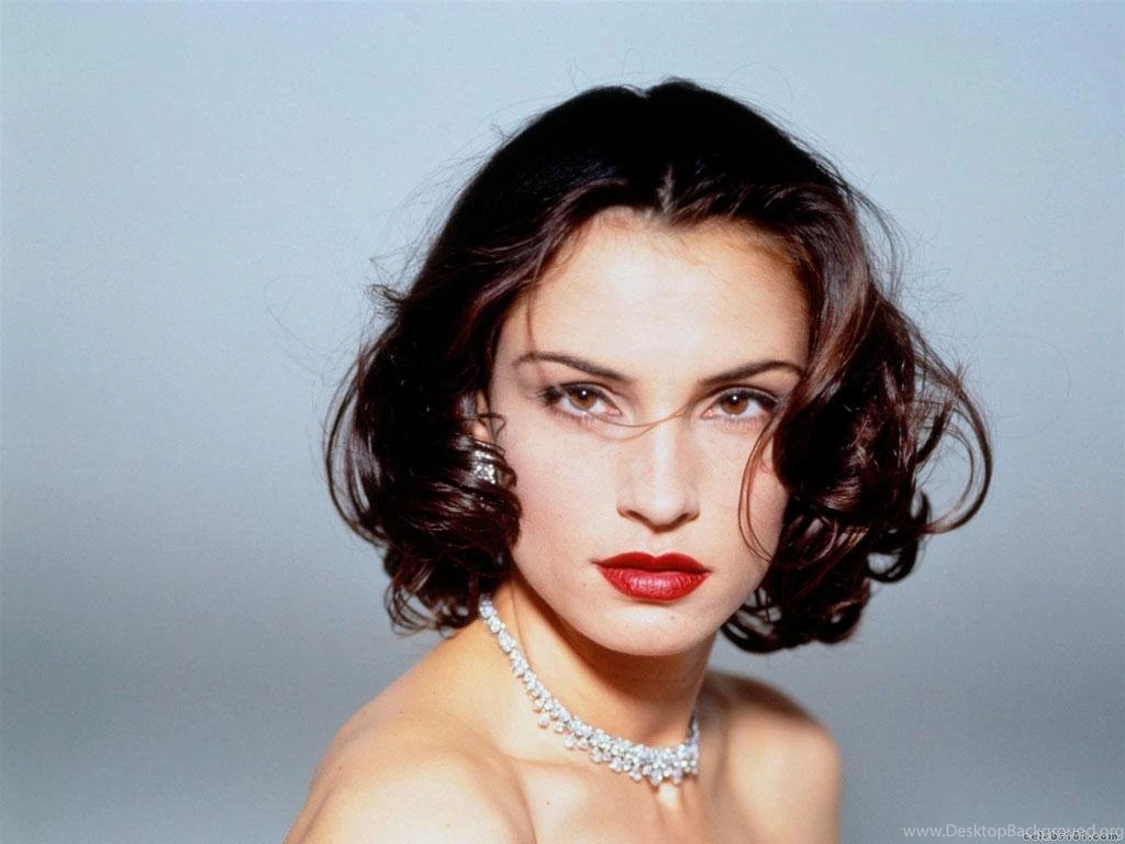 Top Famke Janssen Muscles Wallpapers