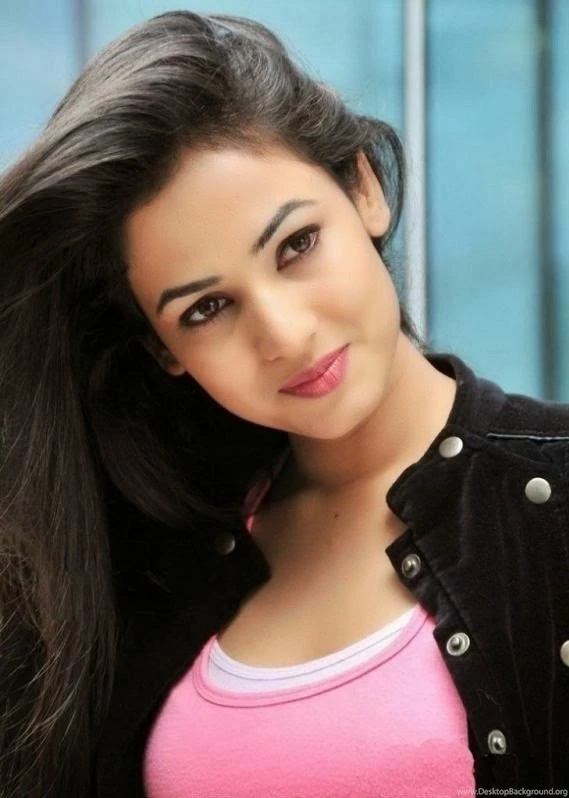 Fukrey Look: Sonal Chauhan Hot Hd Wallpapers 2013
