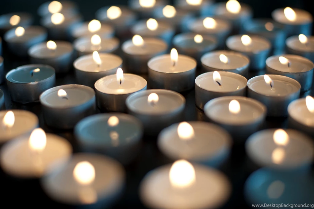Flickering Glowing Christmas Candles
