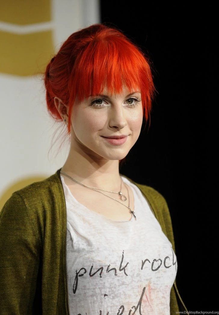 The Gallery For > Hayley Williams Beach Wallpapers