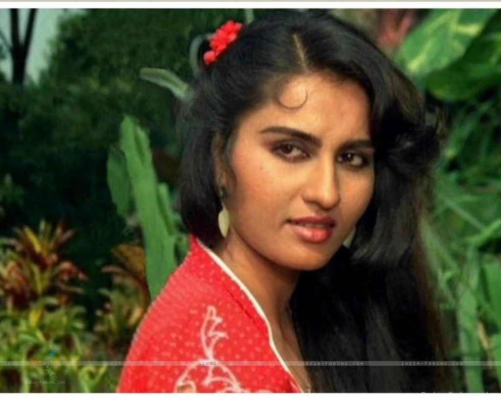 Hot Desktop Wallpapers Actress