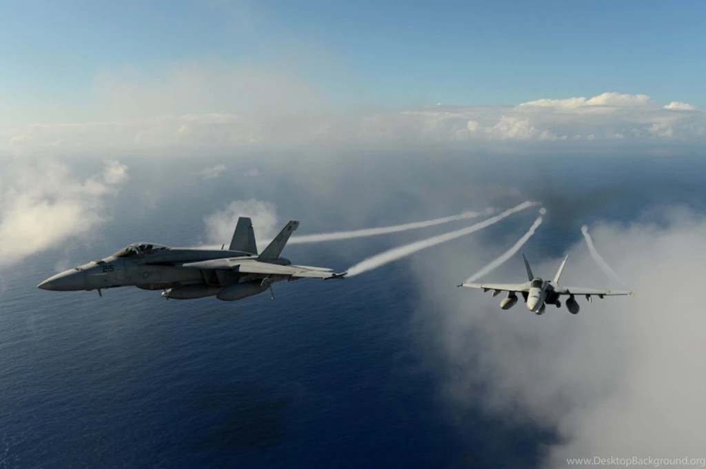 Military: McDonnell Douglas 18 Hornet FA 18 Strike Fighter ...
