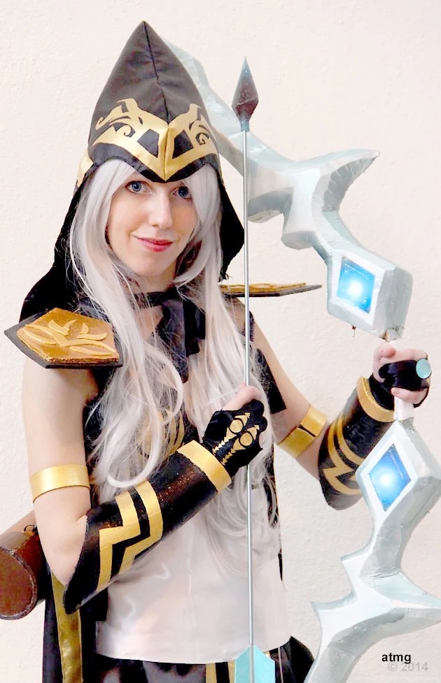 Browsing Costumery On DeviantArt