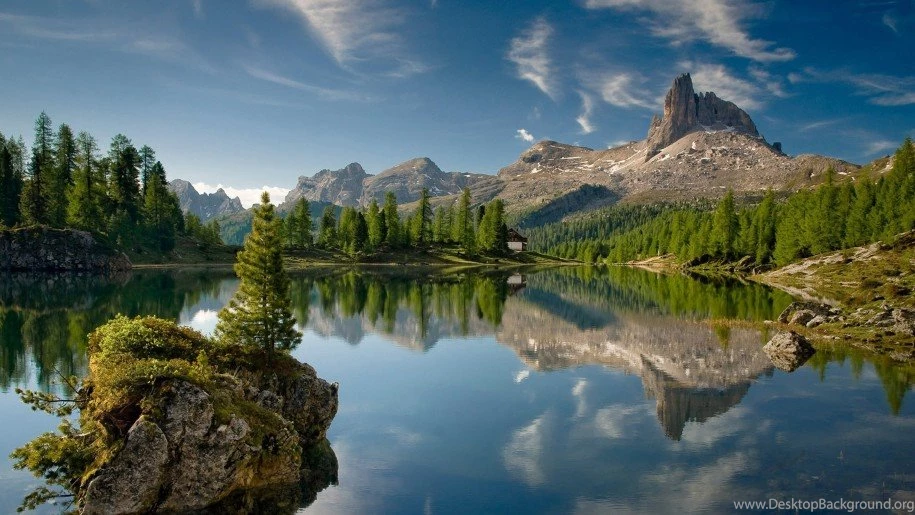 Peaceful Lake, A Small Island House Pine Trees, Rocky Mountains ...