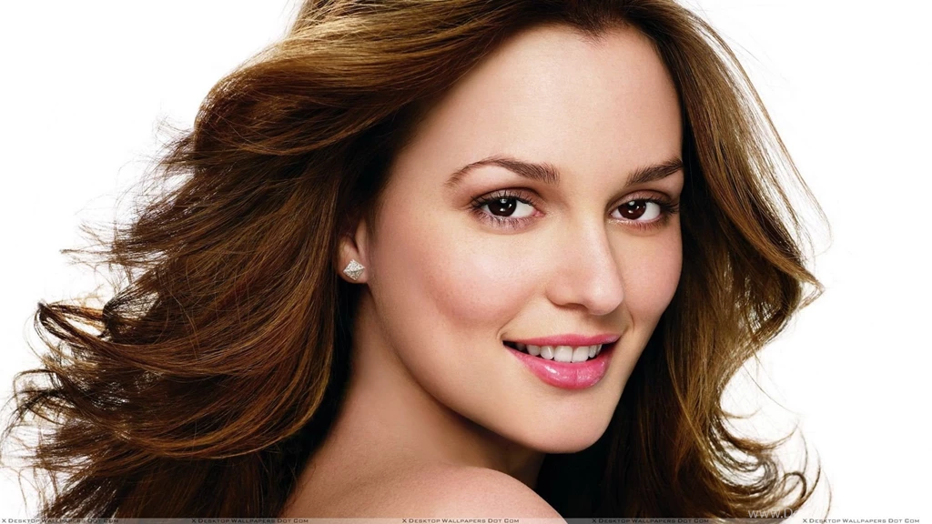 Leighton Meester Cute Smiling Face Closeup Wallpapers