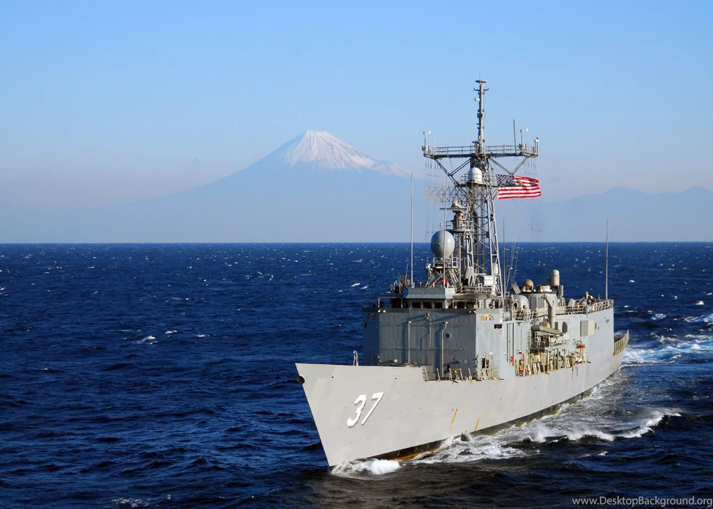 File:US Navy 091121 N 6720T 197 USS Crommelin (FFG 37) Transits ...