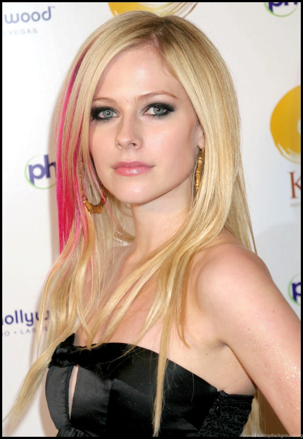 Avril Lavigne Hairstyles Hair Fashion 2012