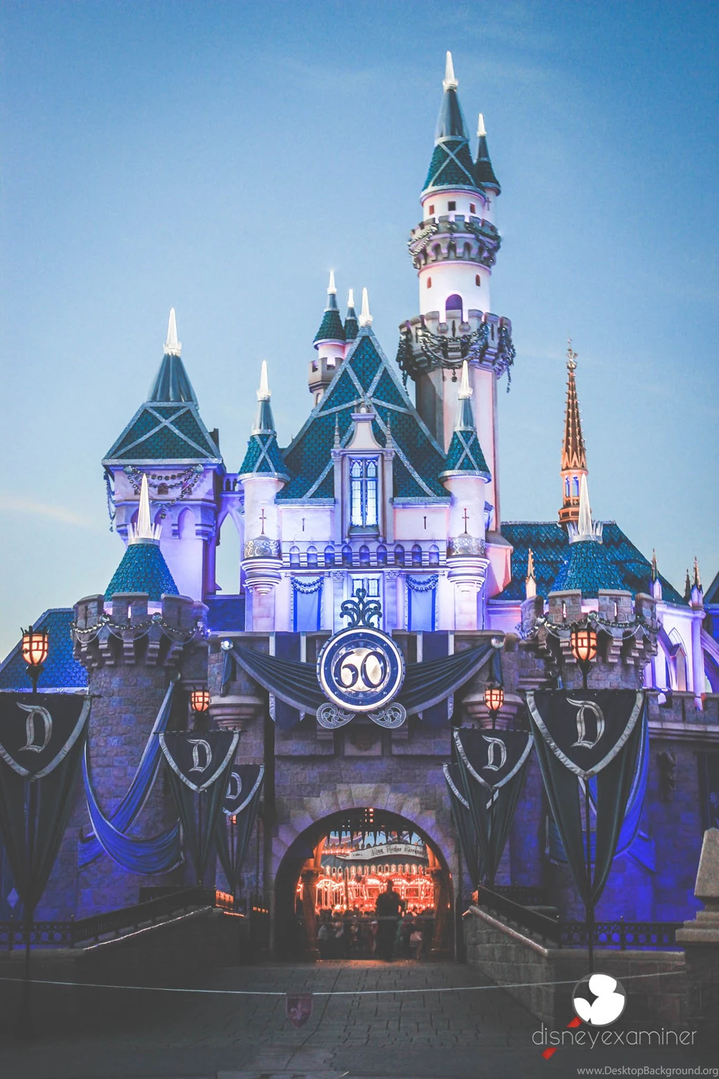 Fall” In Love With Our Free Set Of Disneyland Wallpapers ...