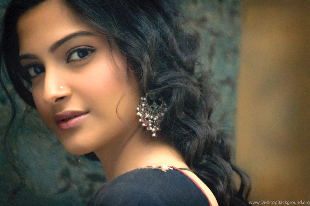 Sonam Kapoor Photo Wallpapers HD. Free Desktop Backgrounds 2016 In ...