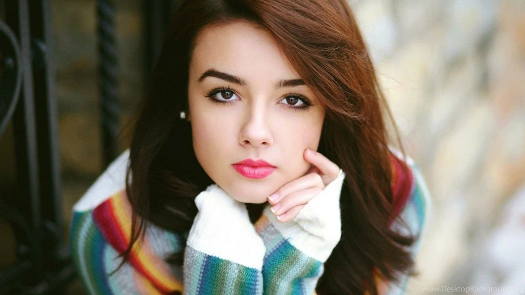 Lovely Girl Wallpapers