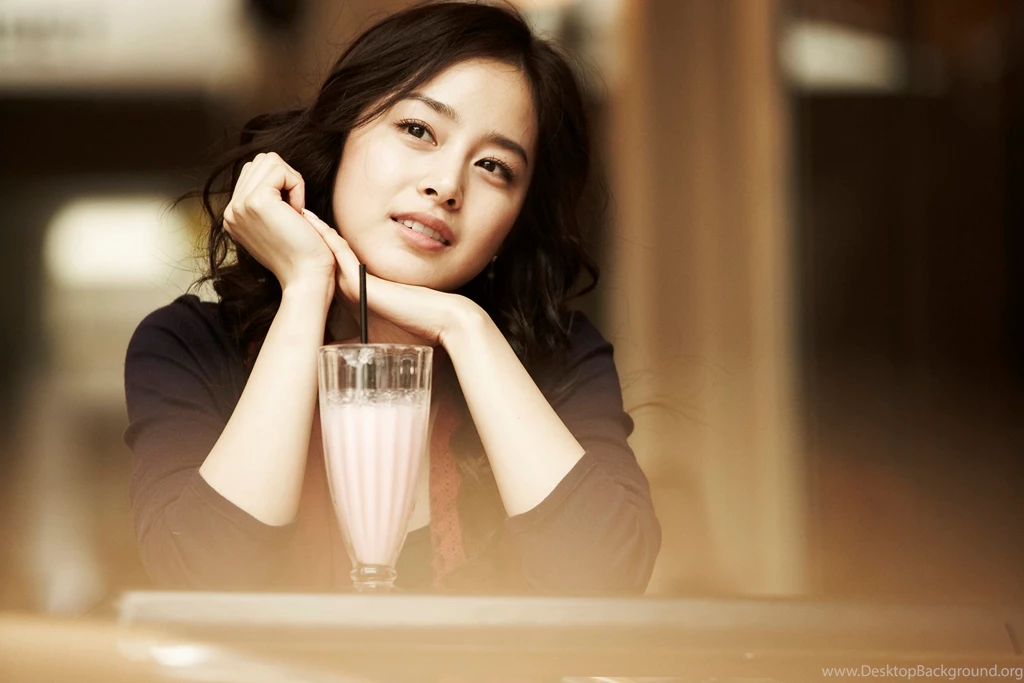 Download Kim Tae Hee Beauty South Korean Actress Wallpapers HD ...