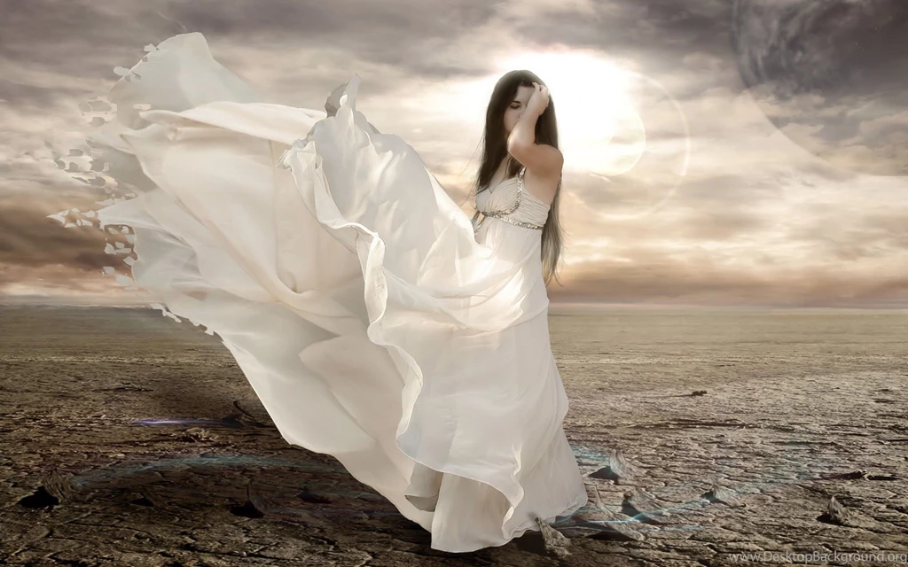 Free Wallpapers Of Beauty: A Girl In The Open Field