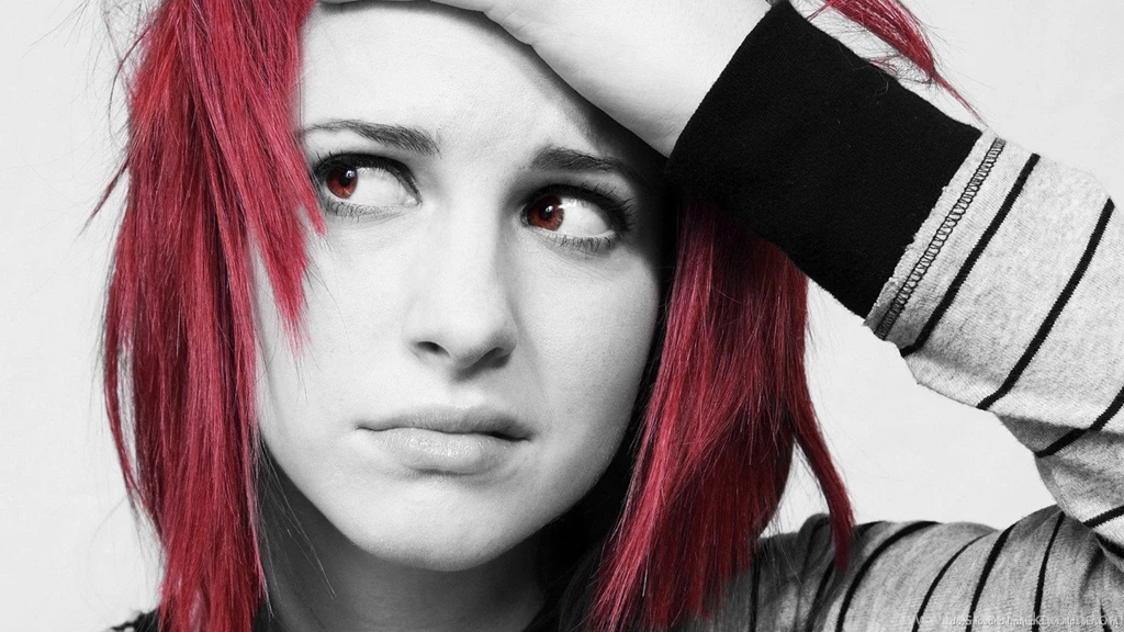 Download 1366x768 Sad Hayley Williams Wallpapers