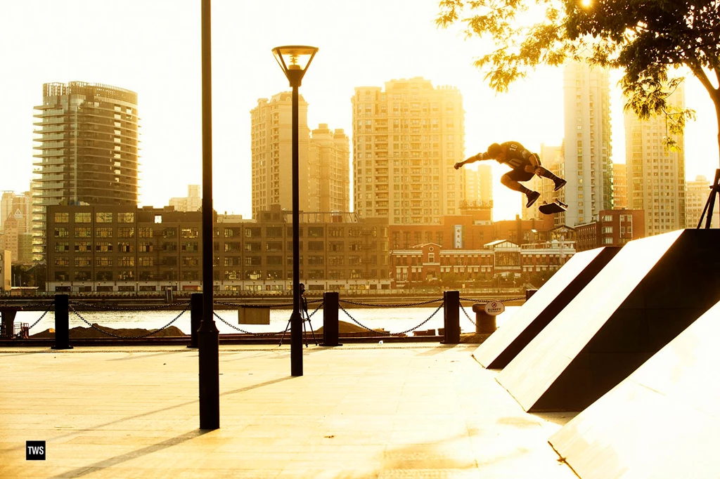 Wednesday Wallpaper: Chris Cole