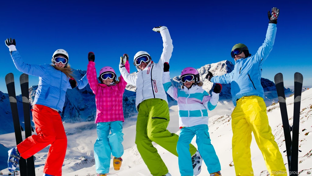Download Wallpapers 3840x2160 Family, Mountains, Ski, Resort ...