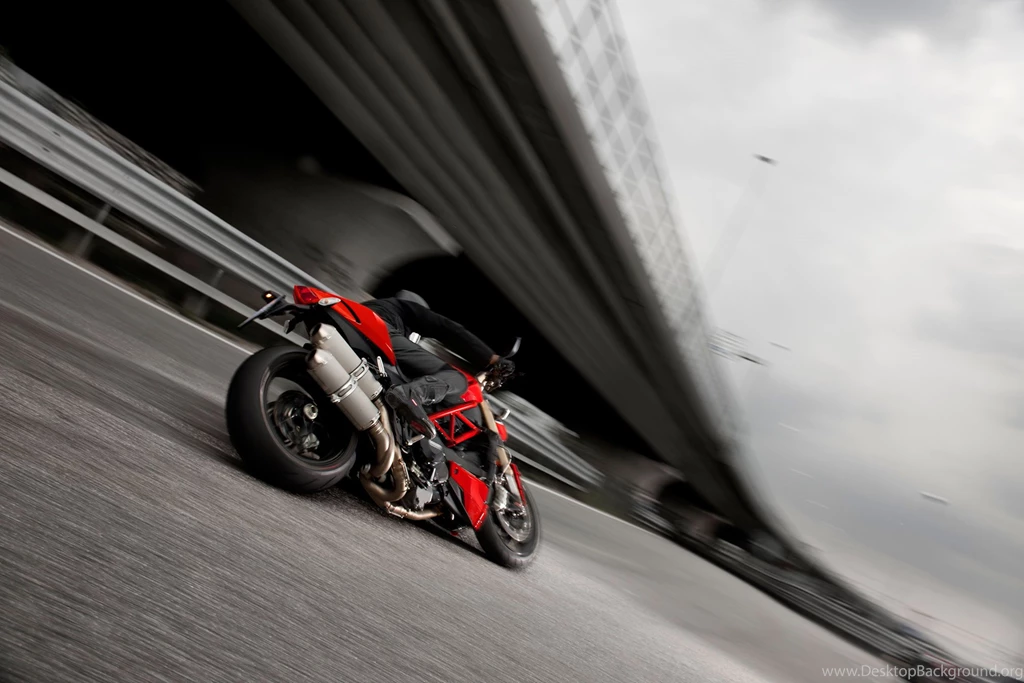 Download Ducati Streetfighter Wallpapers HD Resolution