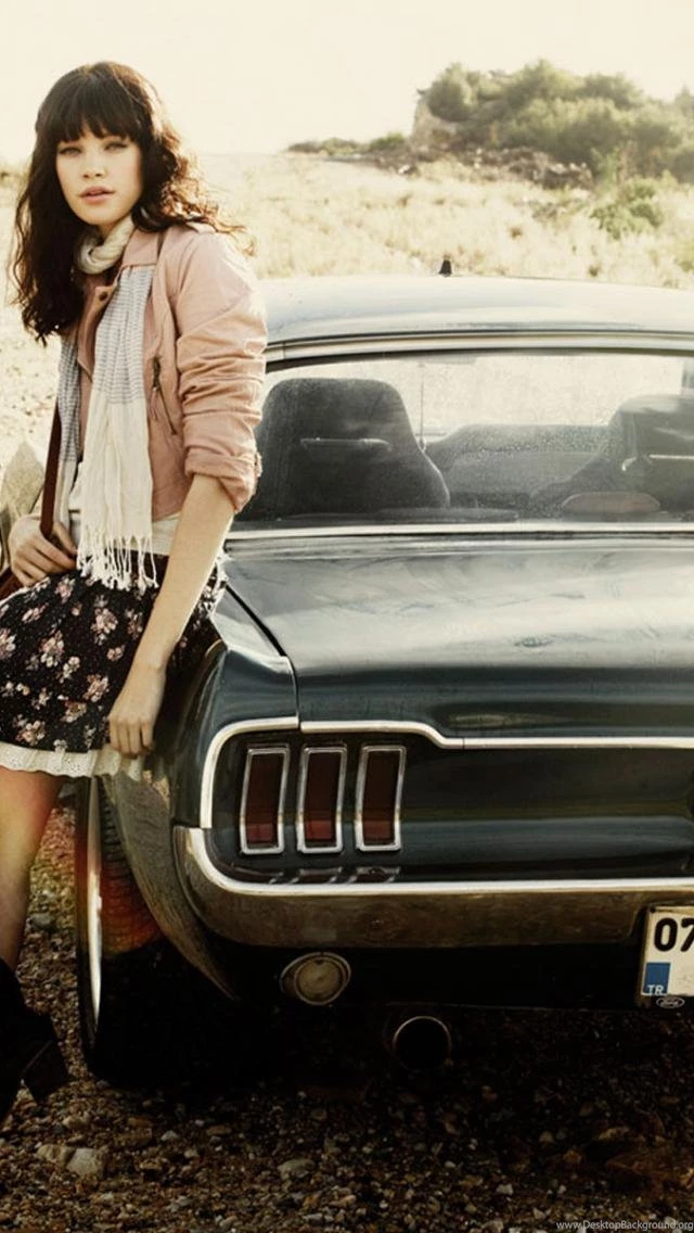 Mustang Girl iPhone 5 Wallpapers (640x1136)