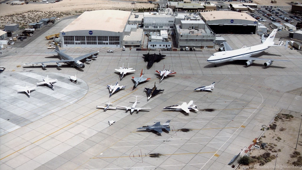 Aircraft Airfield B 52 Stratofortress Boeing F 15 Eagle F 16 ...