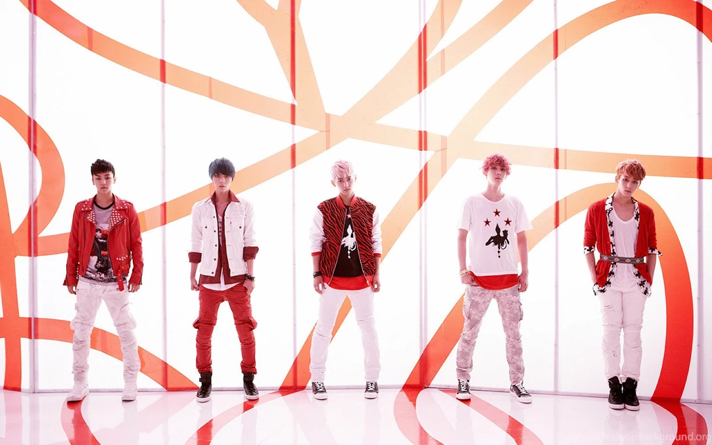 MYNAME Windows 8.1 Theme And Wallpapers