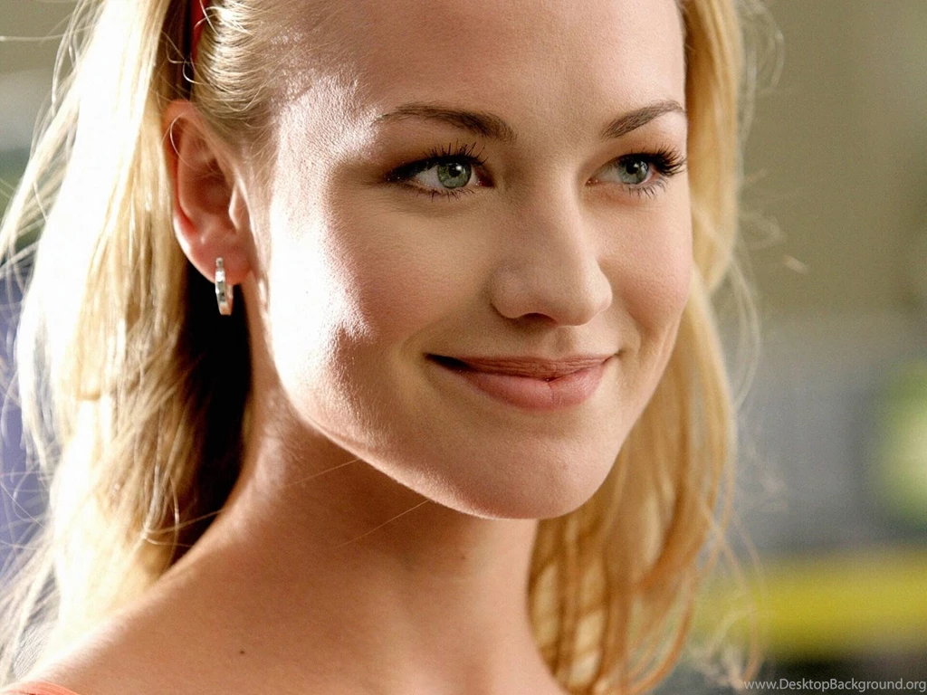 Beautiful Yvonne Strahovski