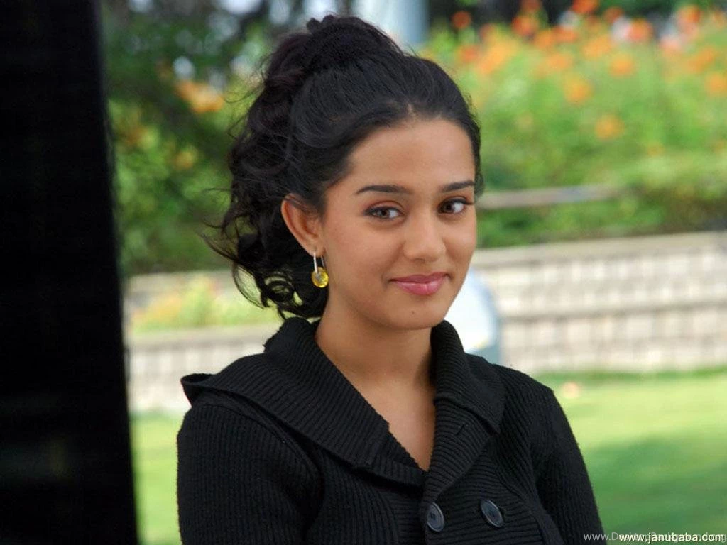 Amrita Rao By Coolman Wallpapers (1024x768) : Janubaba.com