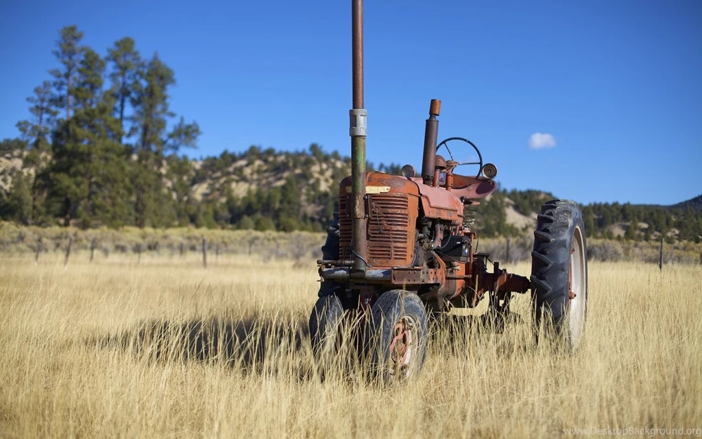 Wallpapers Tractors The Old Red Tractor 1680x1050