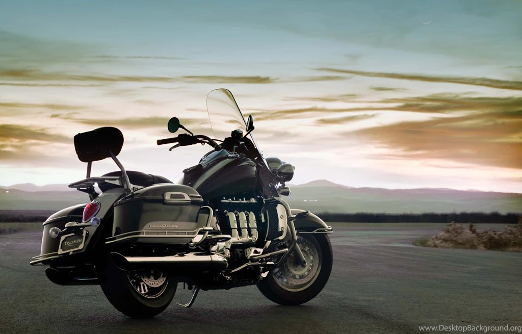 2009 Triumph Rocket III Touring Wallpapers