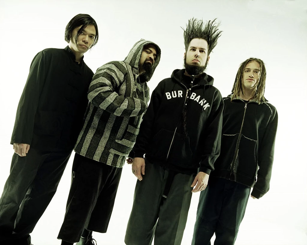 Static X 12 BANDSWALLPAPERS