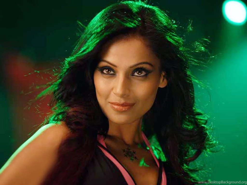 Bipasha Basu Wallpapers HD Download