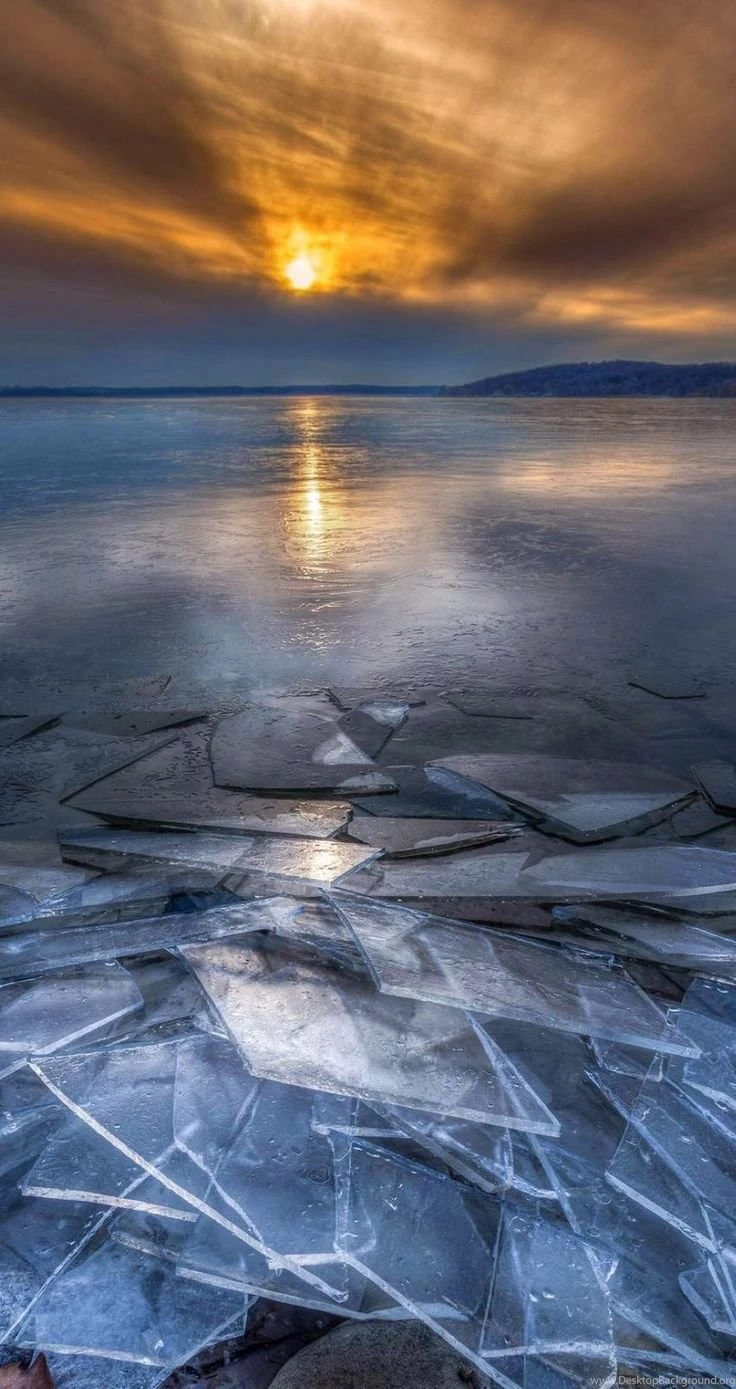 Bow Lake. 9 Amazing And Beautiful Snowy And Ice Lake Scenery ...
