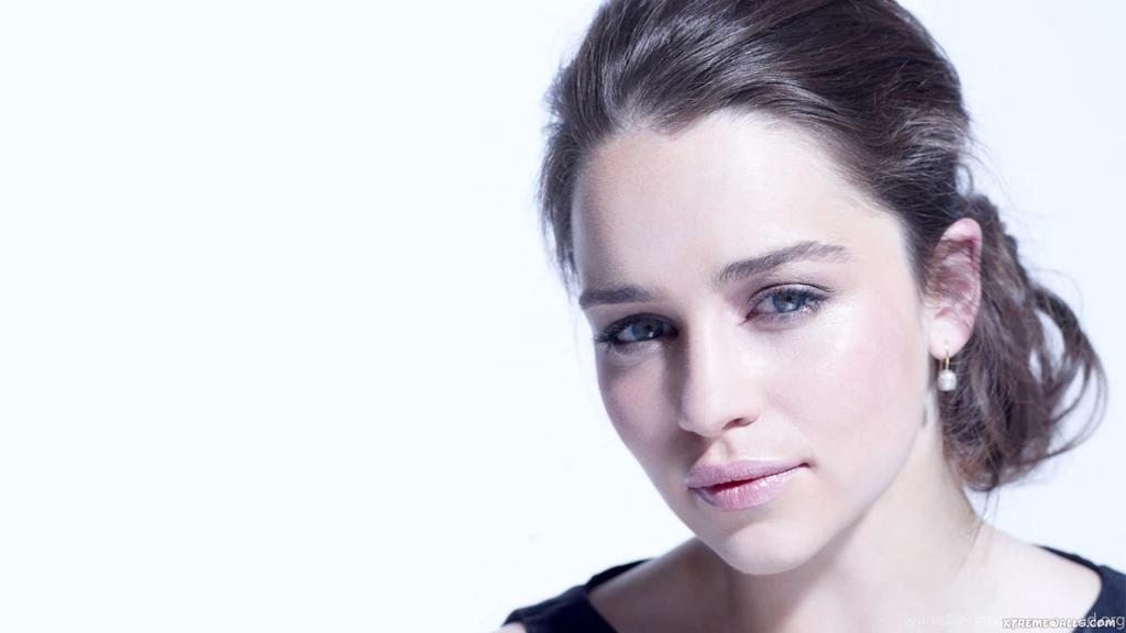 Emilia Clarke 2560x1440 High Resolution Wallpapers