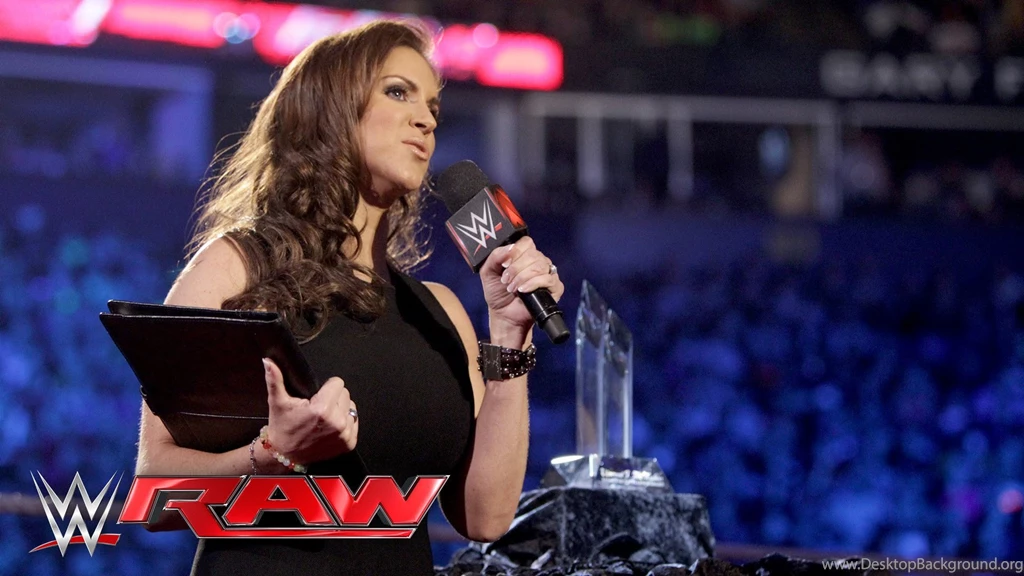 Stephanie McMahon Finally Delivers Her Legacy Of Excellence Award ...
