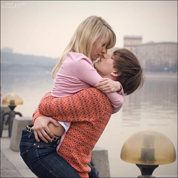 Couples Hugging Wallpapers