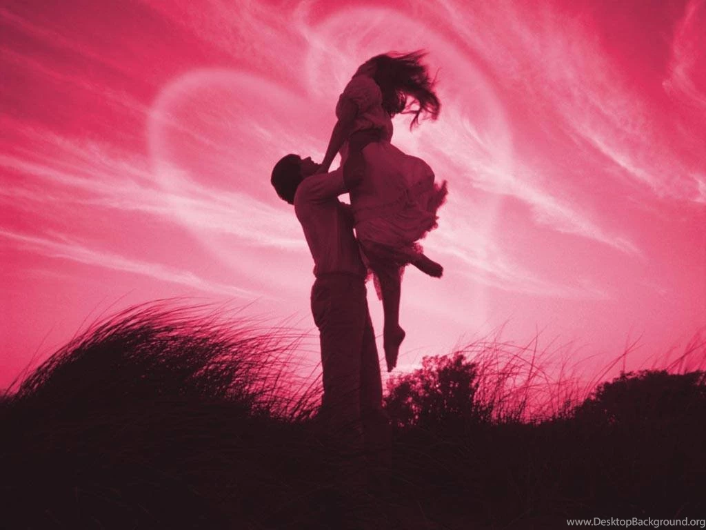 Happy Couple Hugging Love Wallpapers