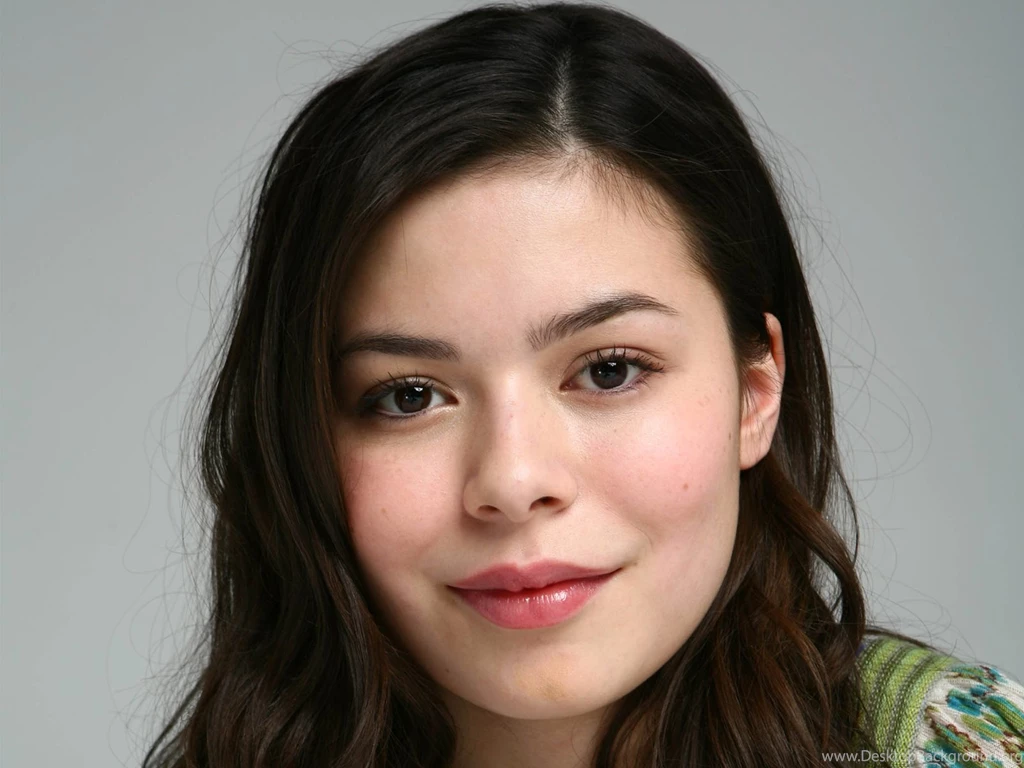 14 Quality Miranda Cosgrove Wallpapers, Celebrity
