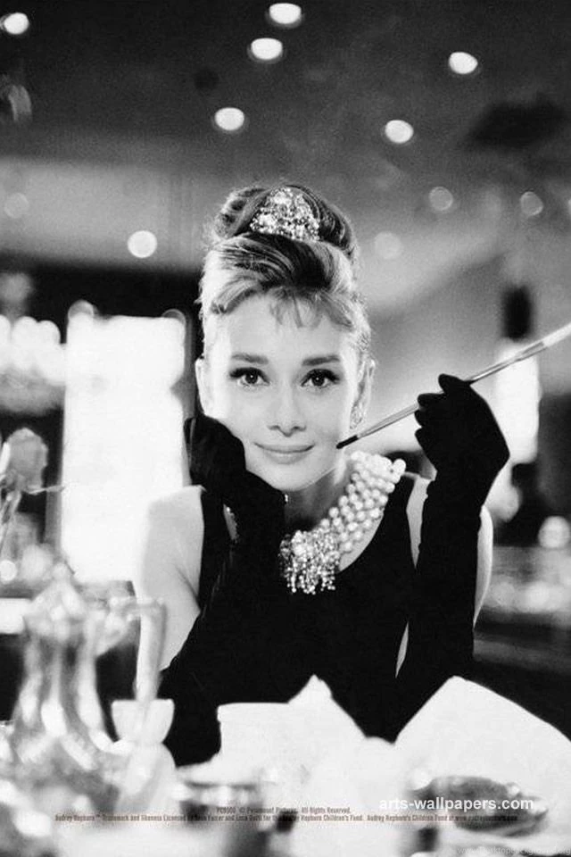 Featured image of post Audrey Hepburn Iphone Wallpaper Download the perfect audrey hepburn pictures