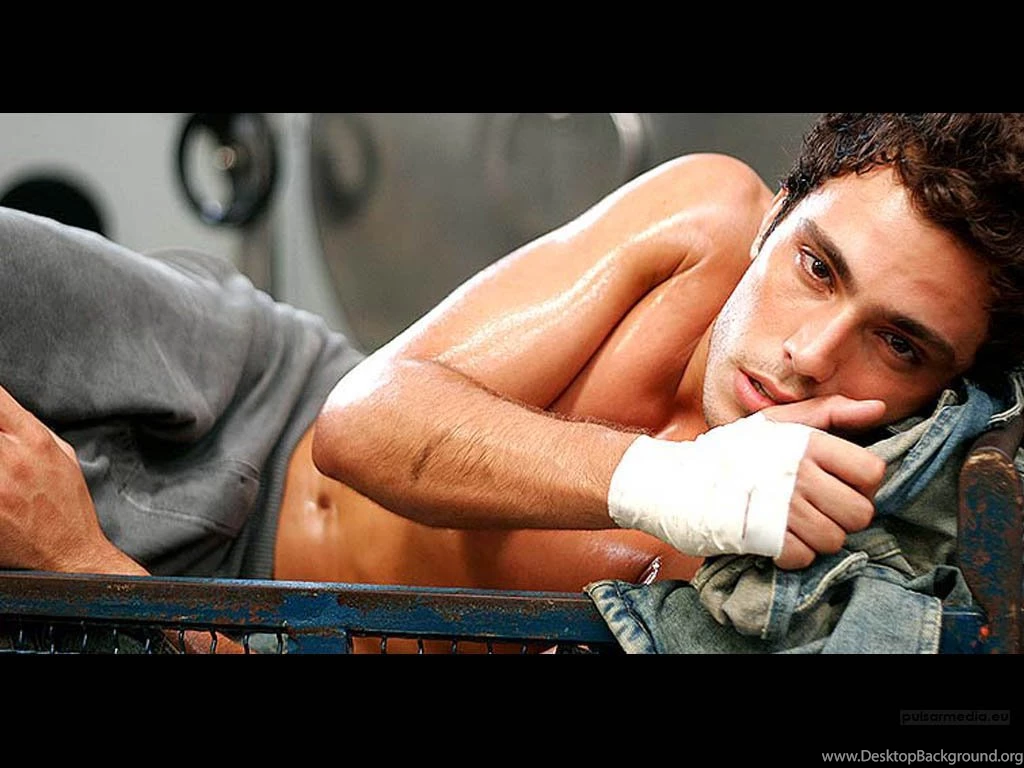 Laundry Room 1920x1440 Male Hot Man Wallpapers World Wallpapers ...