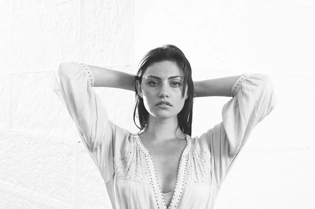 Phoebe Tonkin Photo, Pics, Wallpapers   Photo